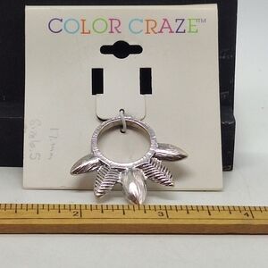 Color Craze Silver Tone Leaves Ring Size 6.5